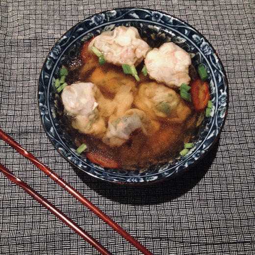 Wontons crevettes et champignons de Paris